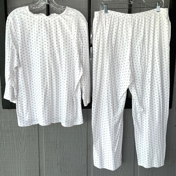 Chaps pajama set, white w/tiny blue flowers, cotton blend knit, feminine & cozy - Picture 8 of 16